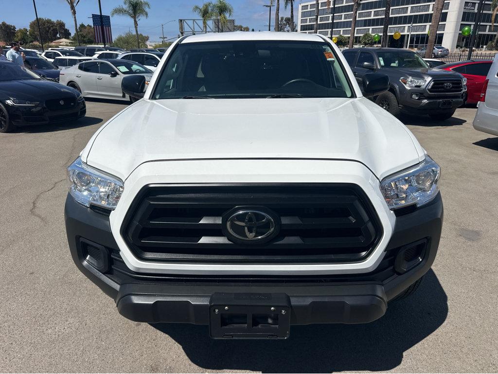 Toyota Tacoma photo 2