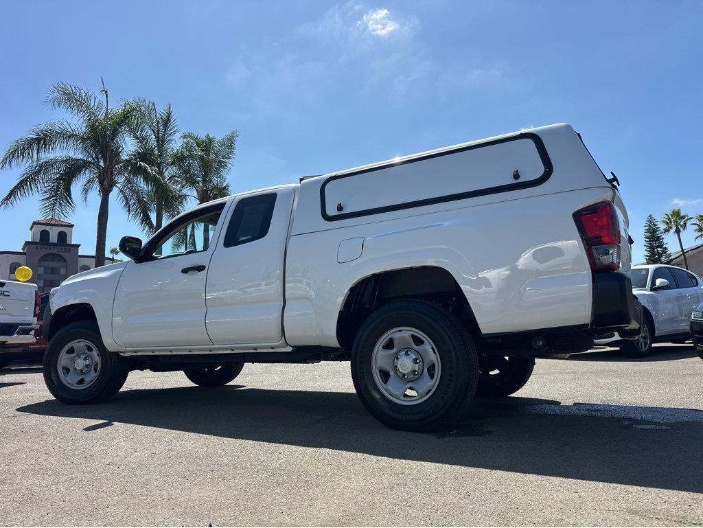 Toyota Tacoma photo 3