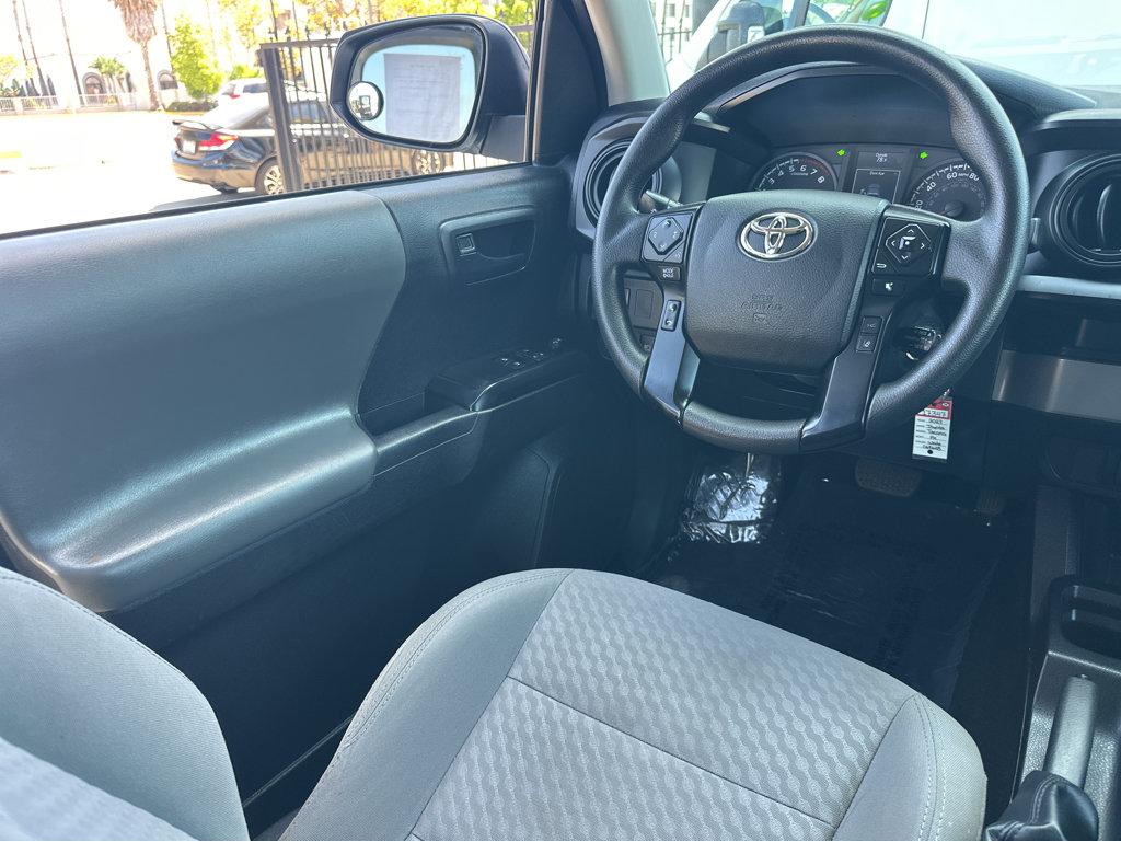 Toyota Tacoma photo 19