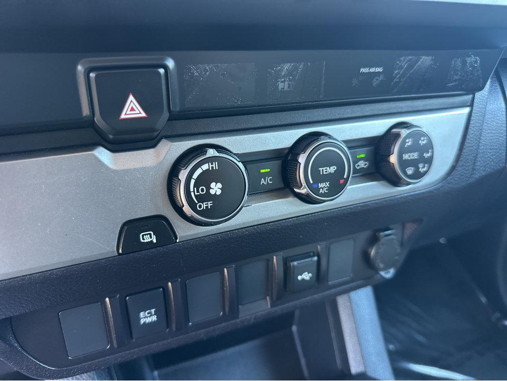 Toyota Tacoma photo 25