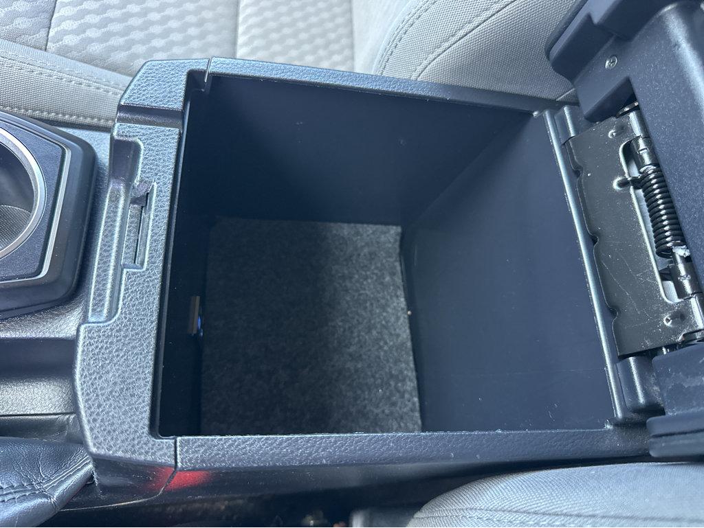 Toyota Tacoma photo 29