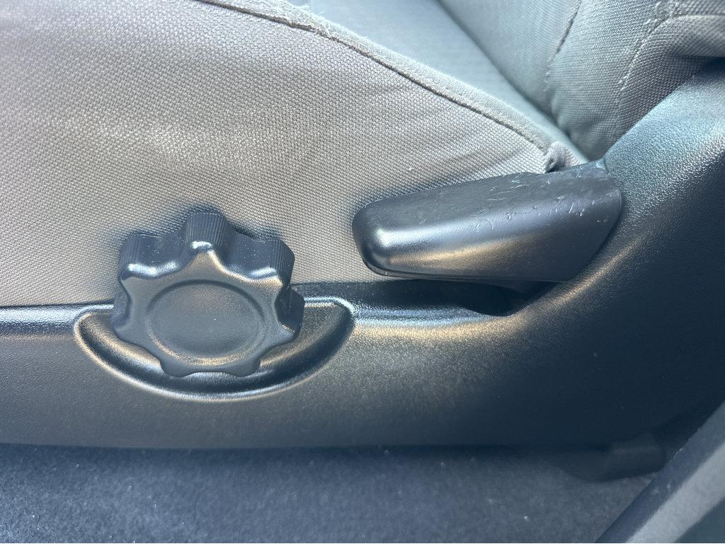Toyota Tacoma photo 31