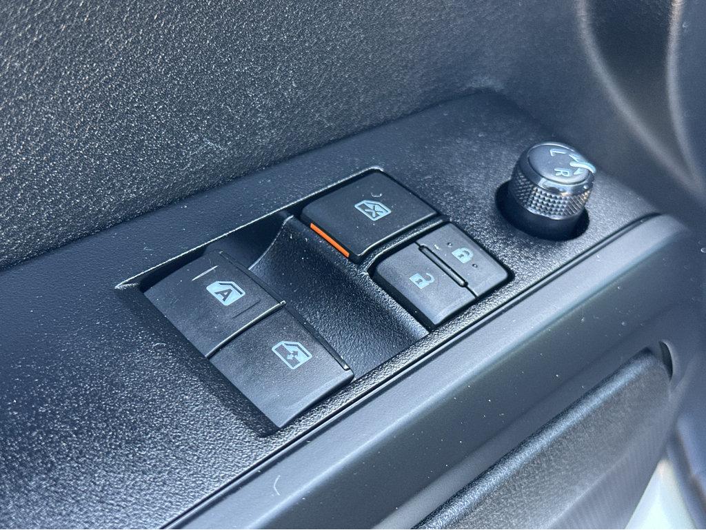 Toyota Tacoma photo 33