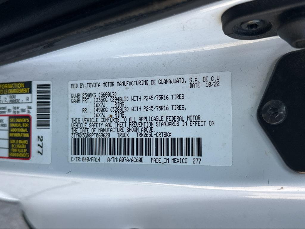 Toyota Tacoma photo 43