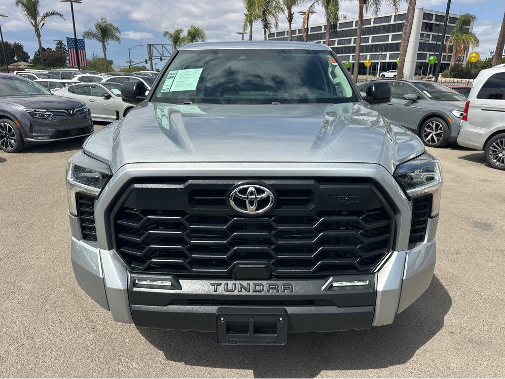 Toyota Tundra photo 2
