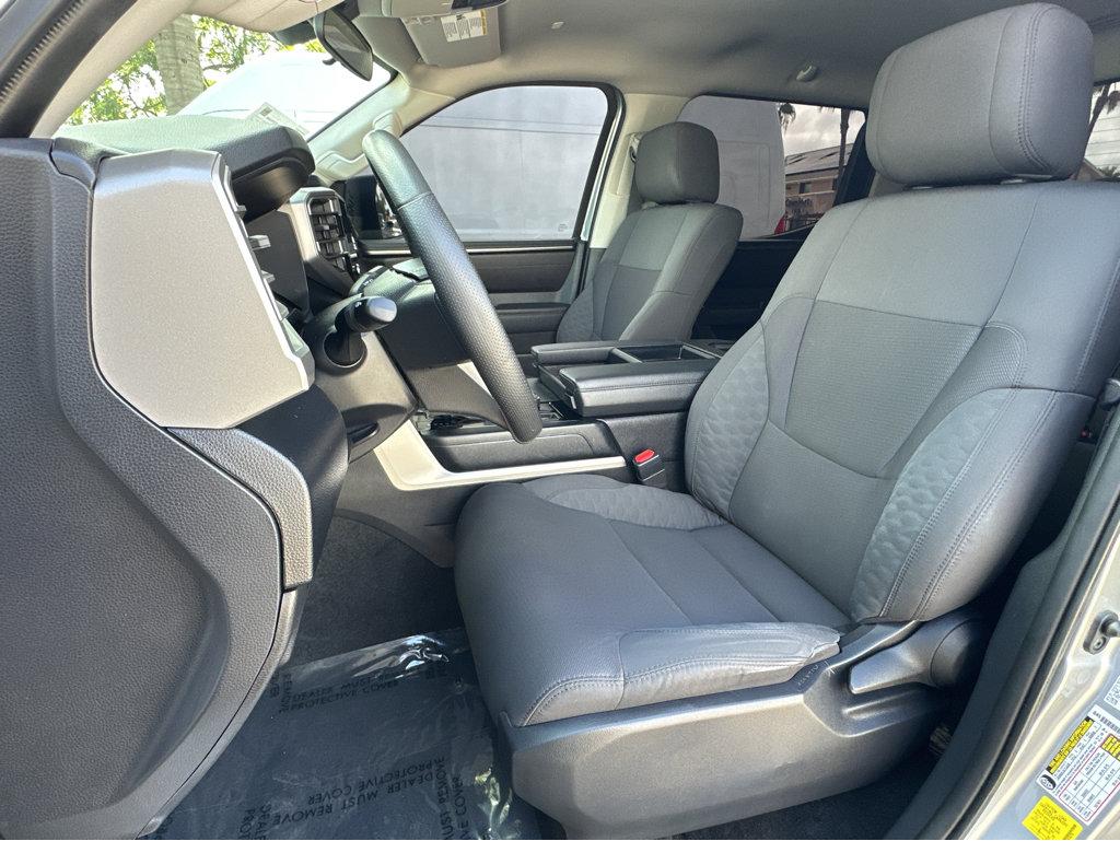Toyota Tundra photo 8