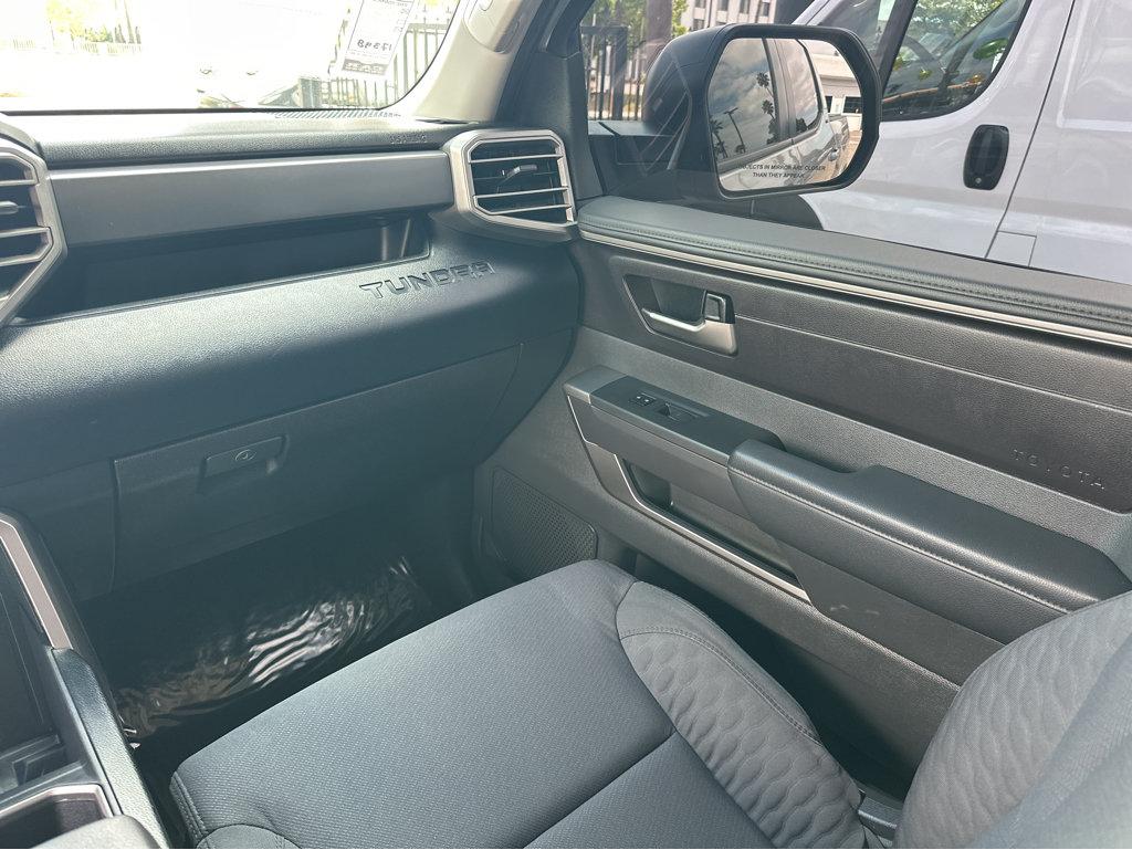 Toyota Tundra photo 18