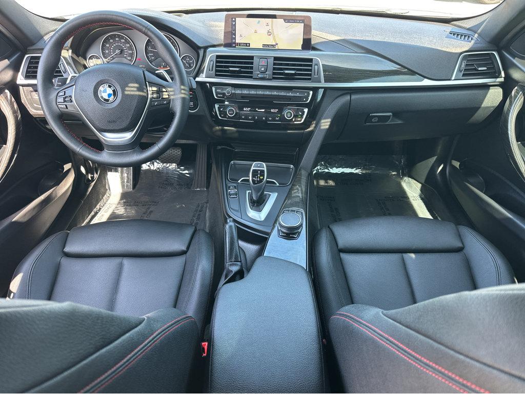 BMW 3 Series photo 4