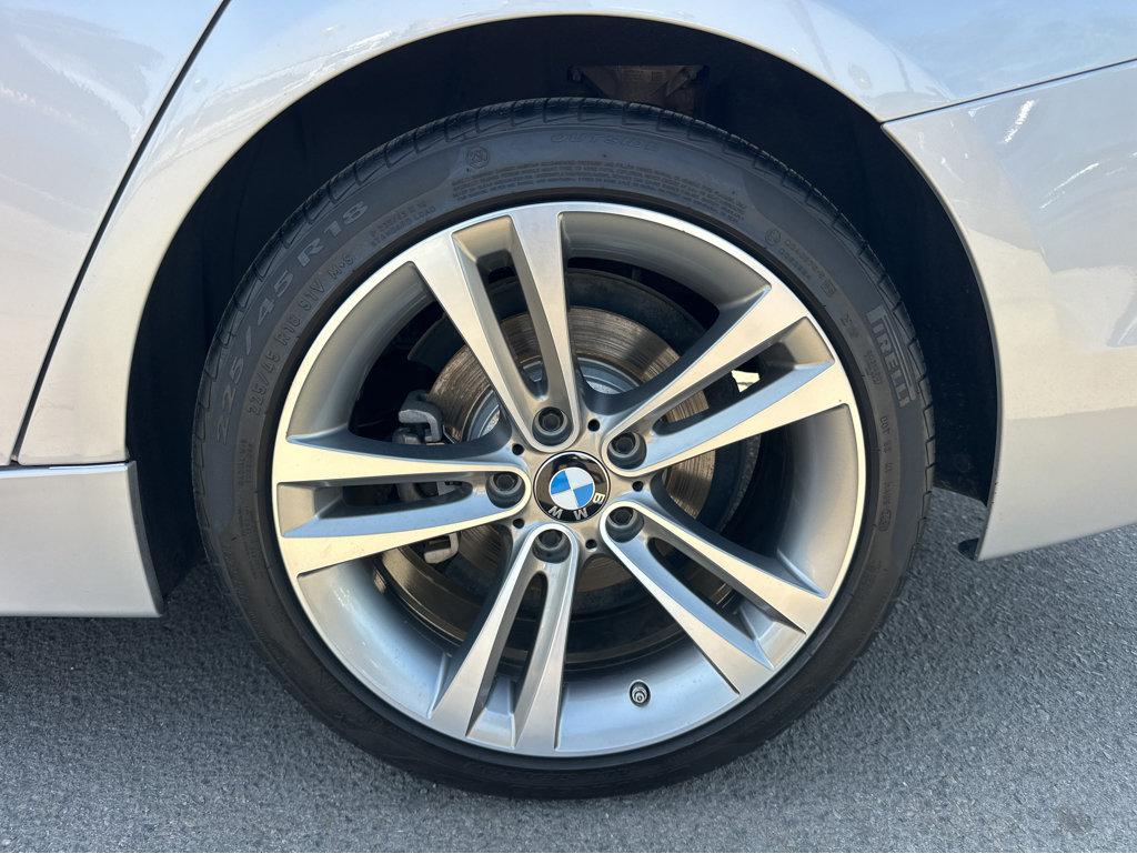 BMW 3 Series photo 14