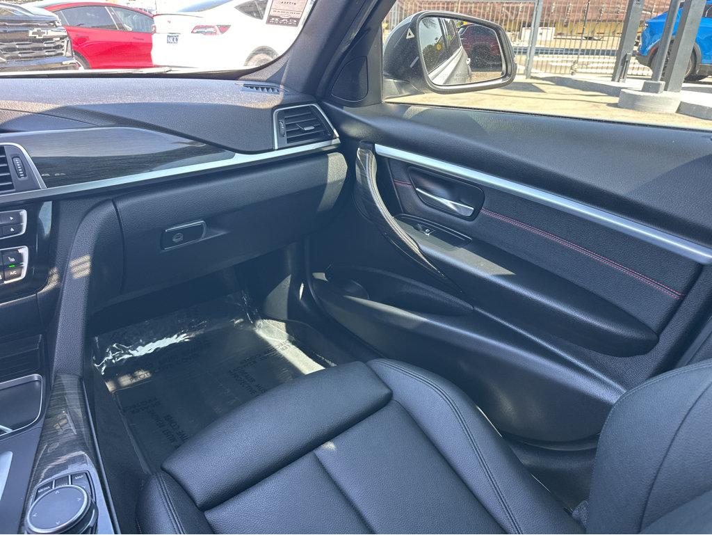 BMW 3 Series photo 18