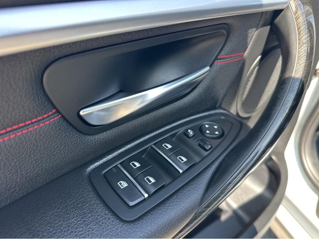 BMW 3 Series photo 33
