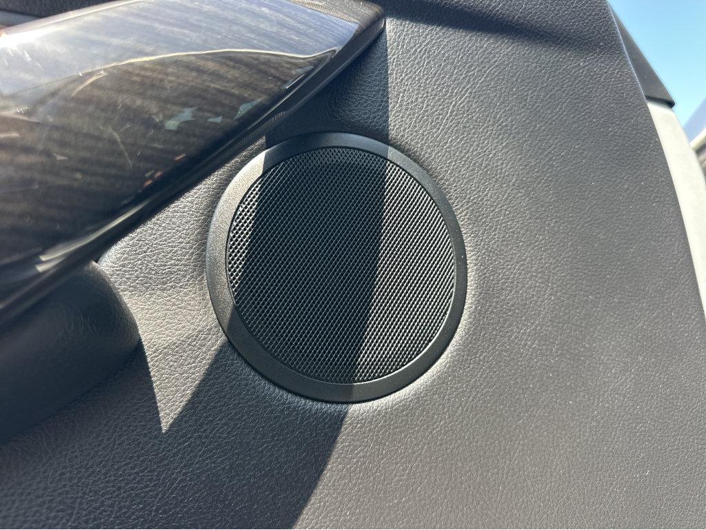 BMW 3 Series photo 34