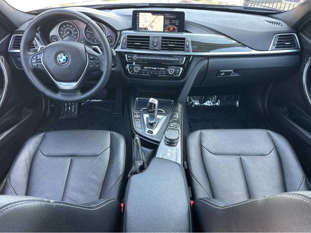 BMW 3 Series photo 4