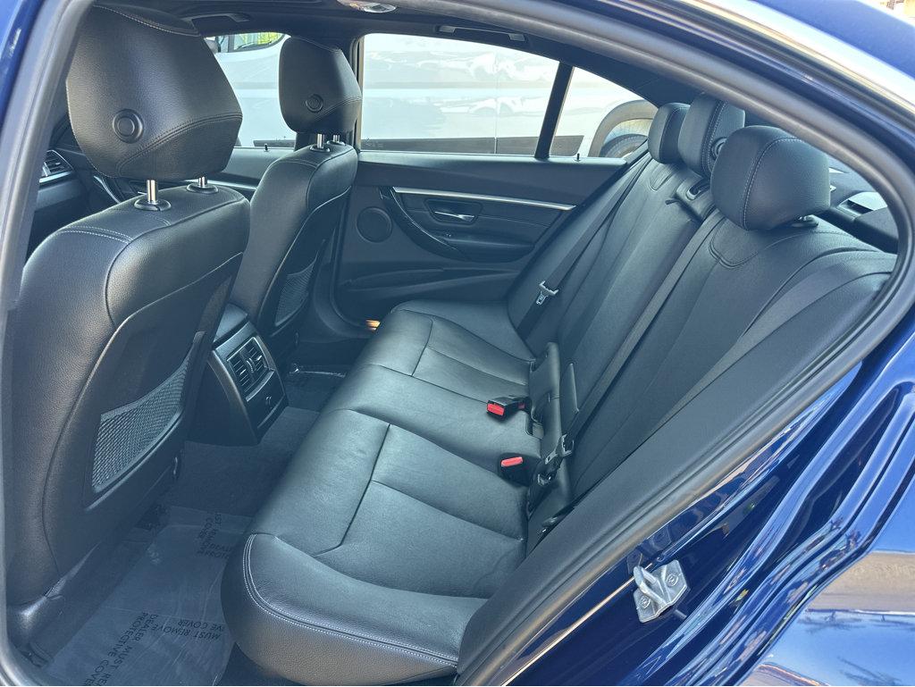 BMW 3 Series photo 10