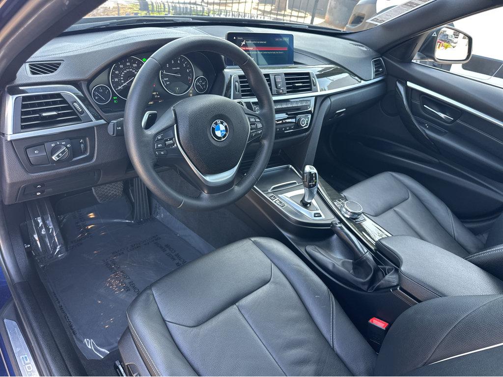 BMW 3 Series photo 16