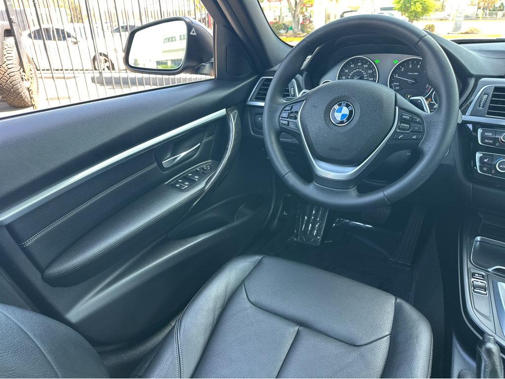 BMW 3 Series photo 19