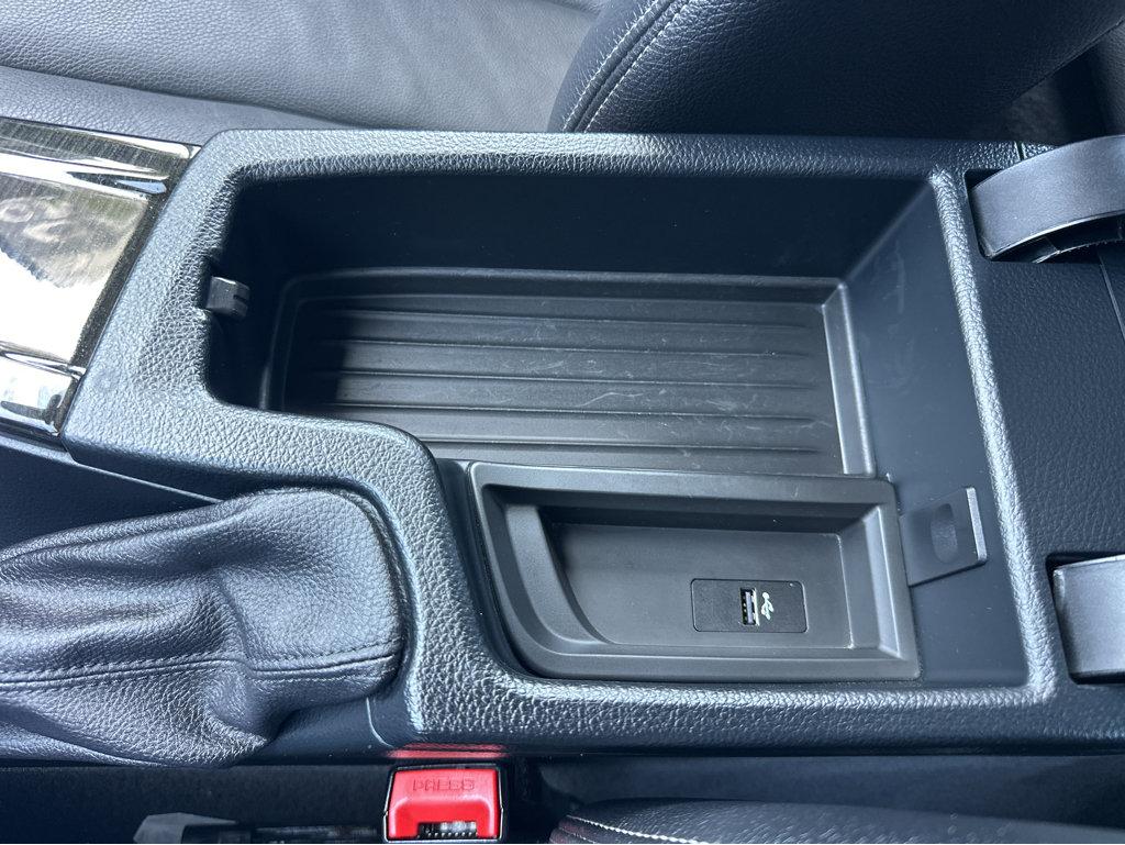 BMW 3 Series photo 30