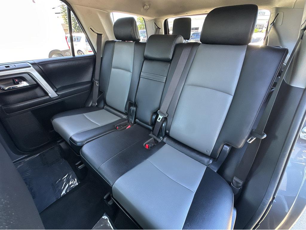 Toyota 4Runner photo 9