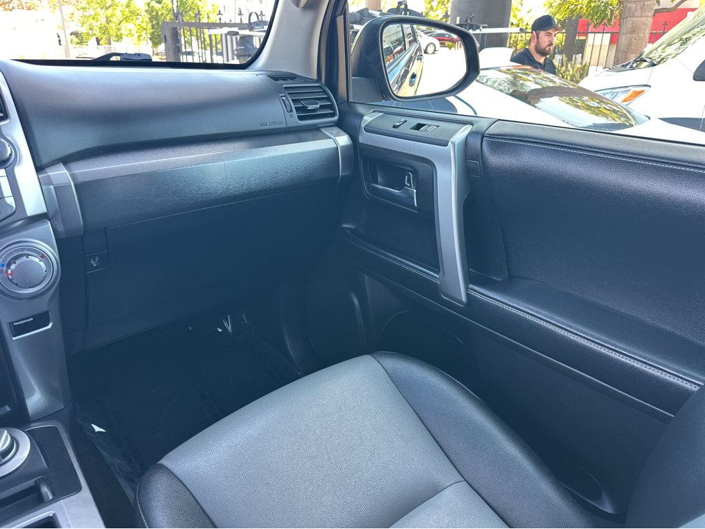 Toyota 4Runner photo 18