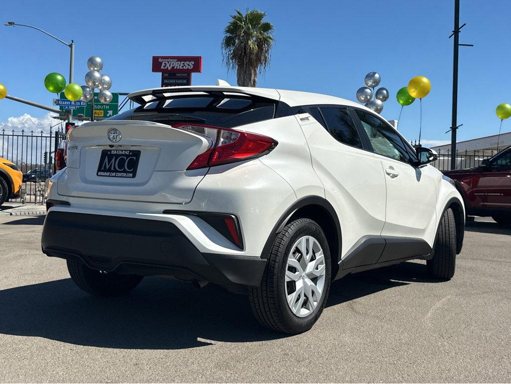 Toyota C-HR photo 13
