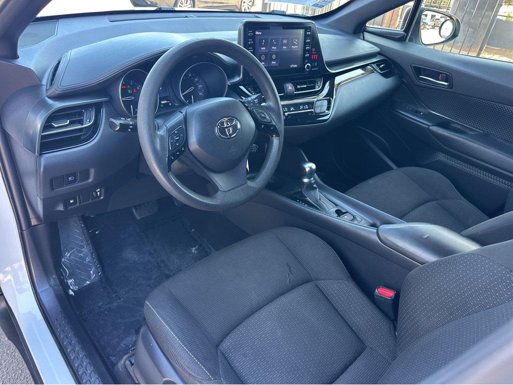 Toyota C-HR photo 16