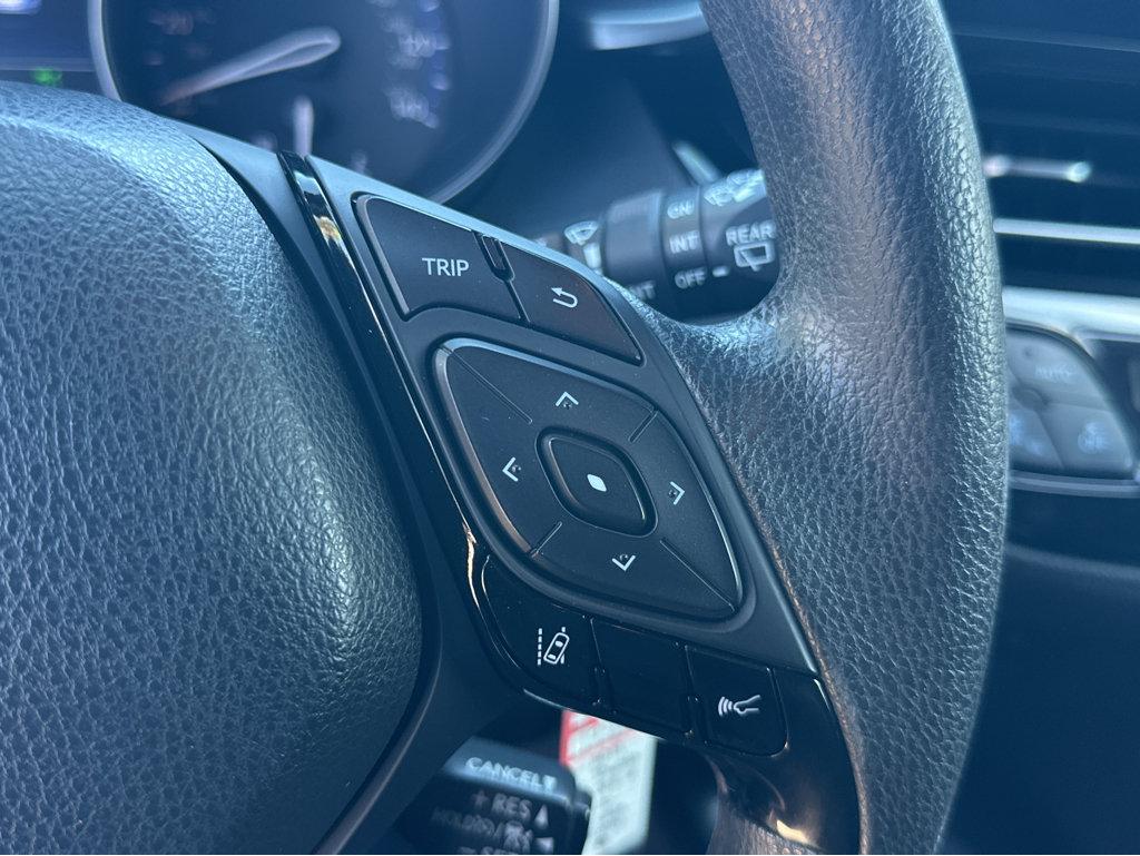 Toyota C-HR photo 22