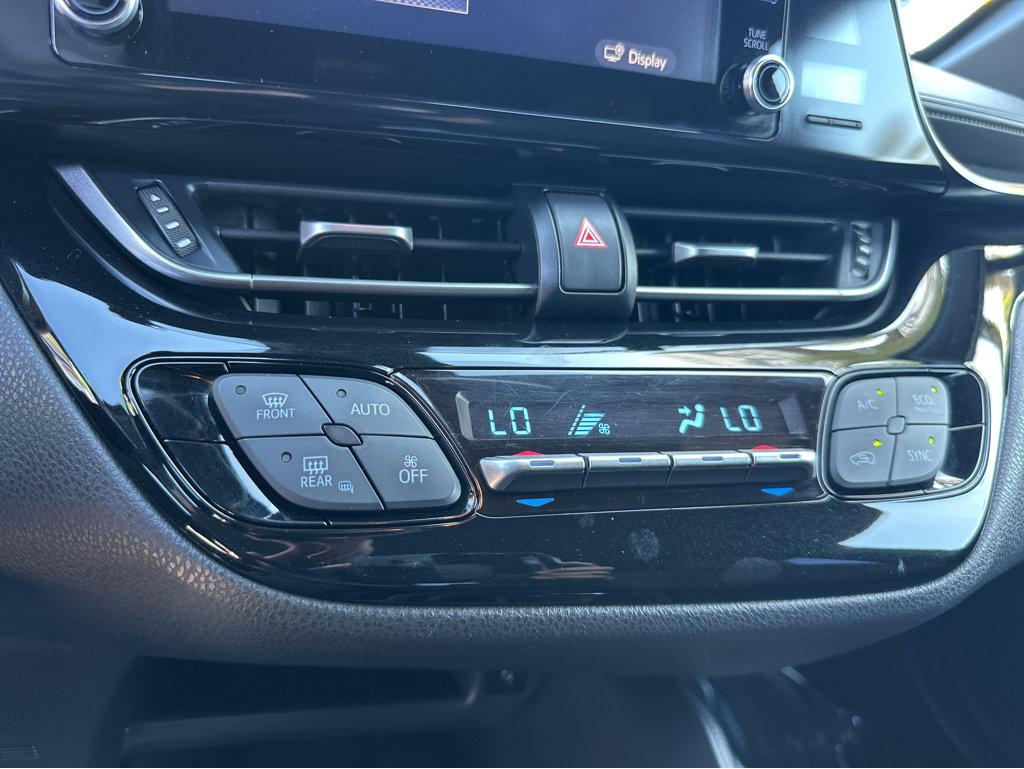 Toyota C-HR photo 24