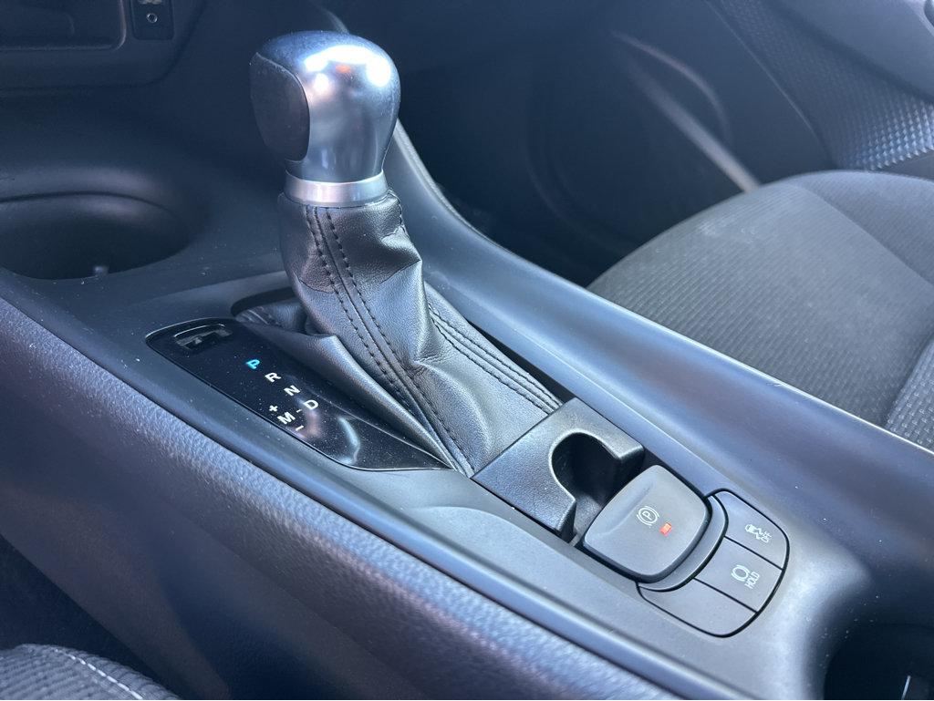 Toyota C-HR photo 26