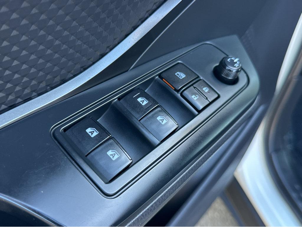 Toyota C-HR photo 32
