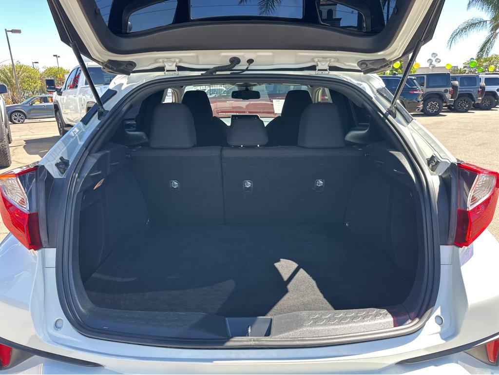 Toyota C-HR photo 34