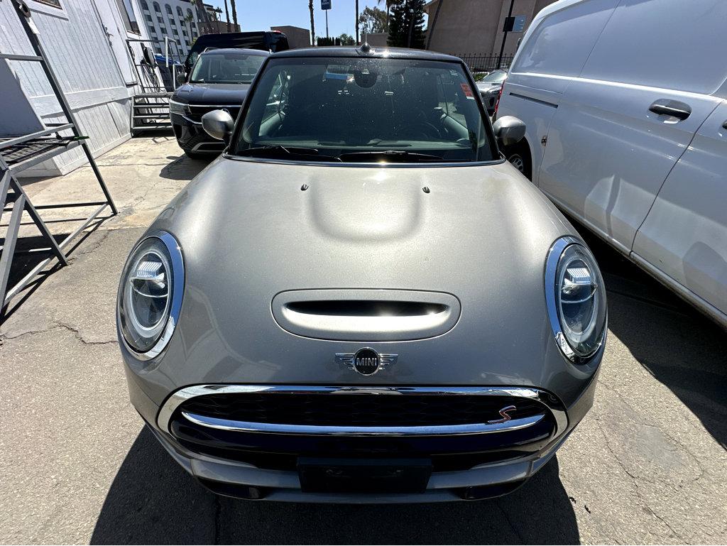 Mini Convertible photo 2