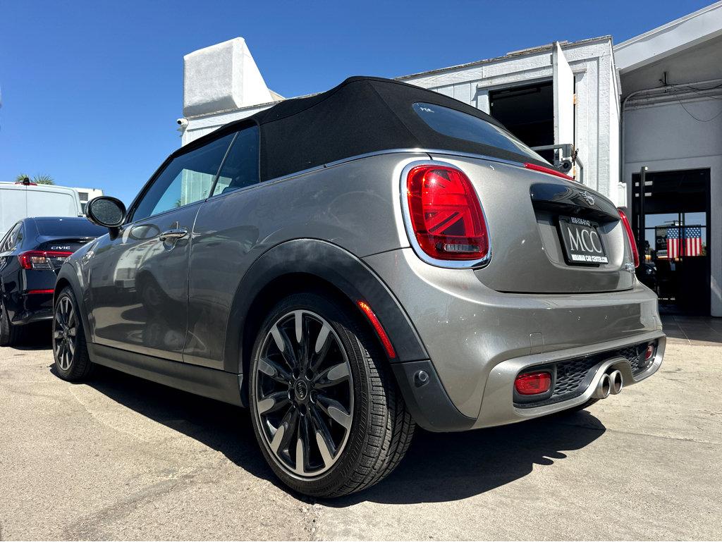 Mini Convertible photo 3