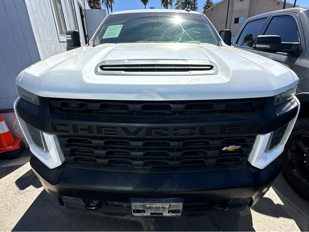 Chevrolet Silverado photo 2