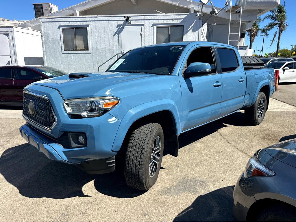 Toyota Tacoma photo 4