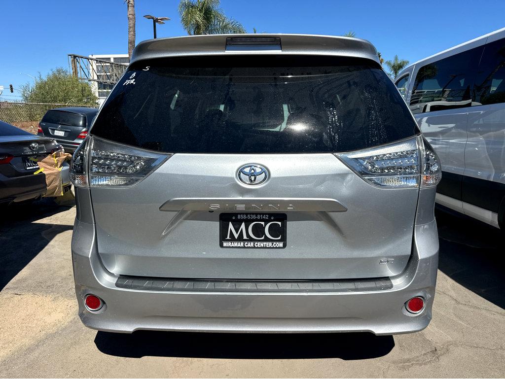 Toyota Sienna photo 5