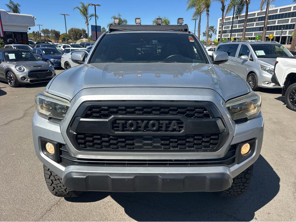 Toyota Tacoma photo 2