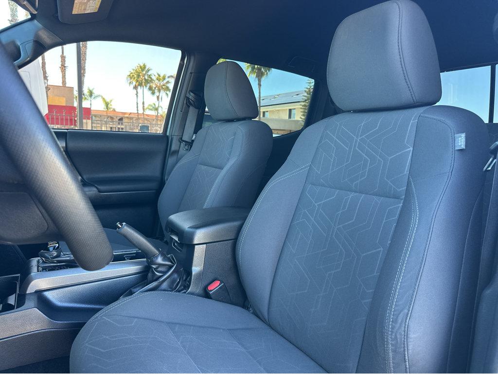 Toyota Tacoma photo 7