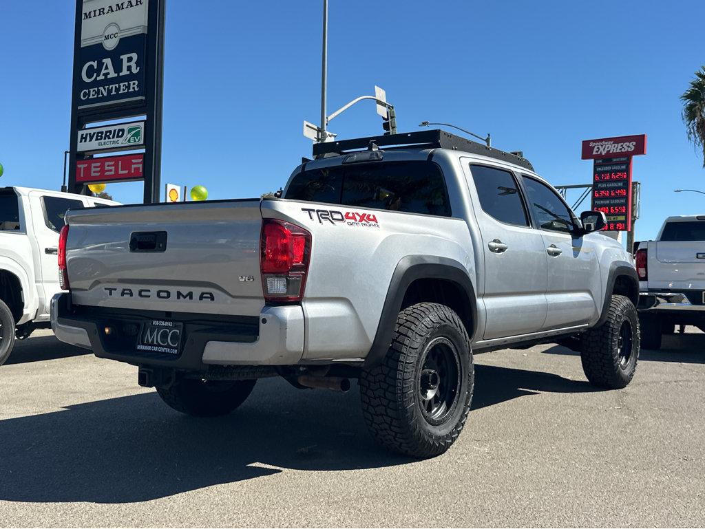 Toyota Tacoma photo 13