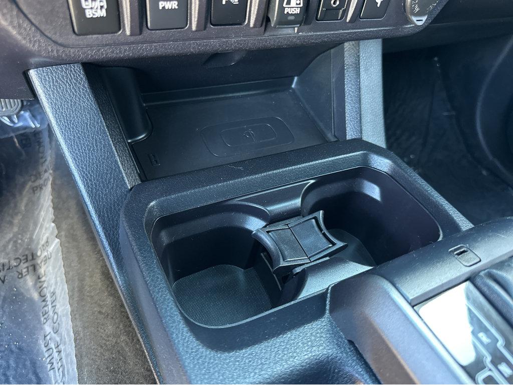 Toyota Tacoma photo 26