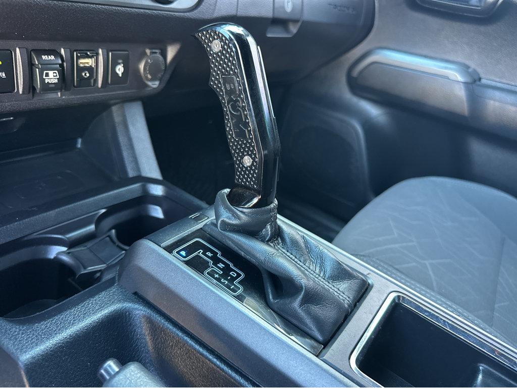 Toyota Tacoma photo 27