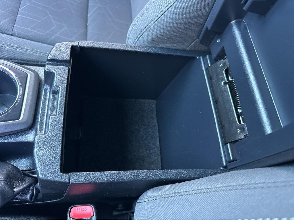 Toyota Tacoma photo 29