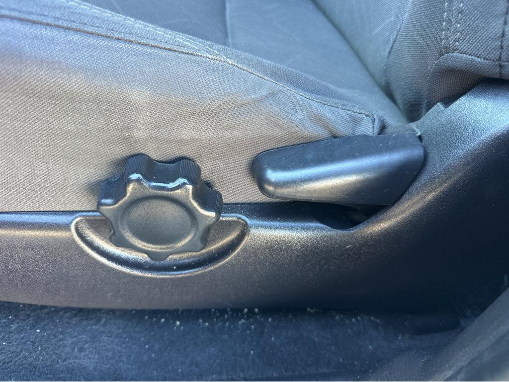 Toyota Tacoma photo 32