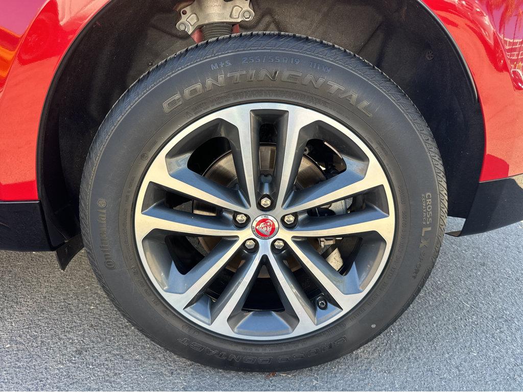 Jaguar F-PACE photo 14