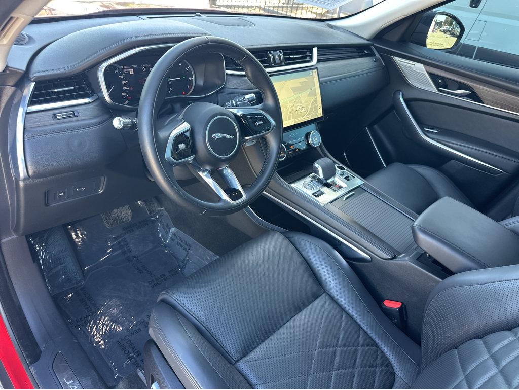Jaguar F-PACE photo 16