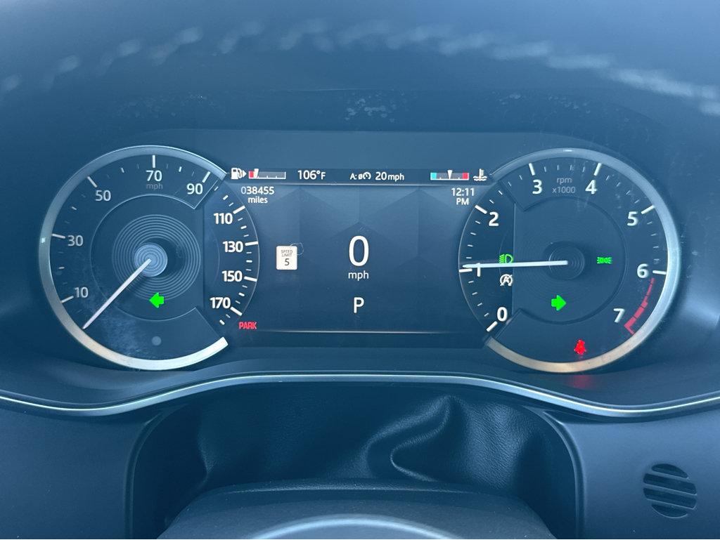 Jaguar F-PACE photo 21