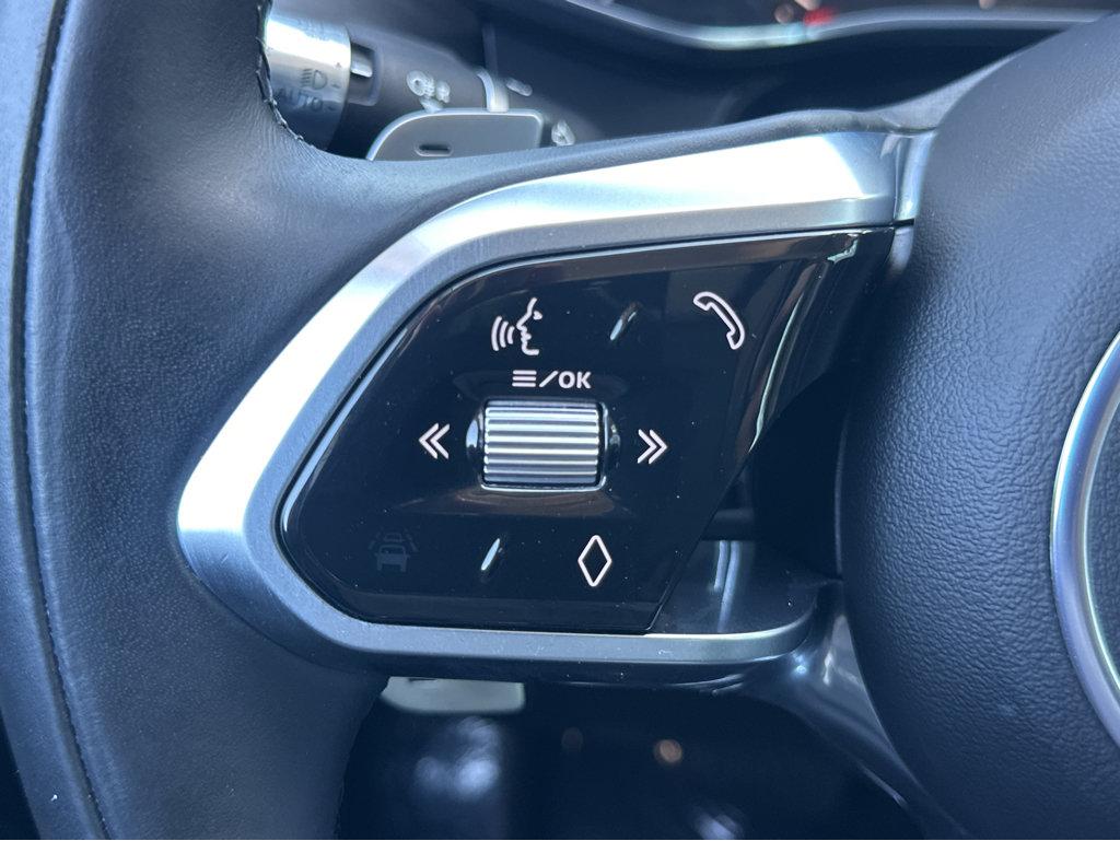 Jaguar F-PACE photo 22