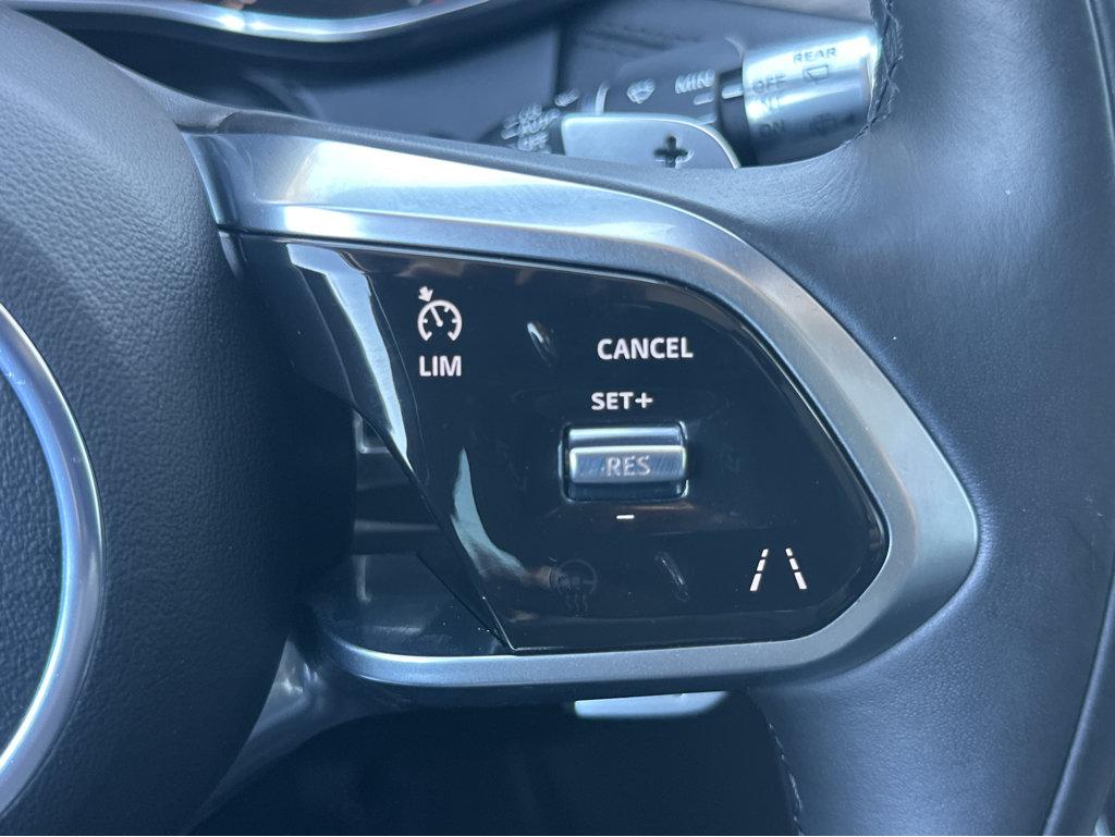 Jaguar F-PACE photo 23