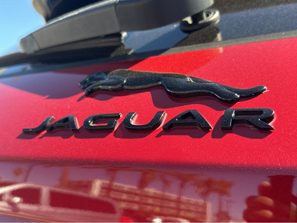 Jaguar F-PACE photo 39