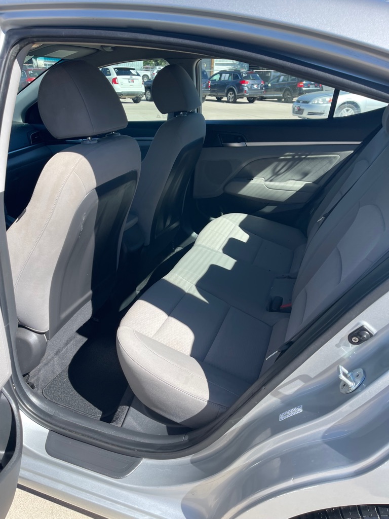2020 Hyundai Elantra SEL - Photo 12