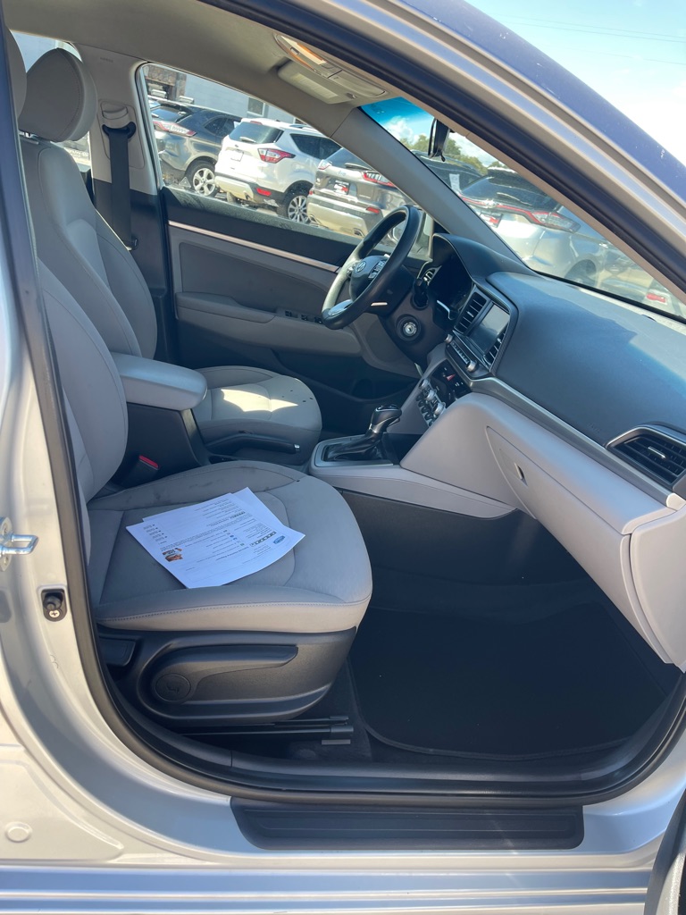 2020 Hyundai Elantra SEL - Photo 15